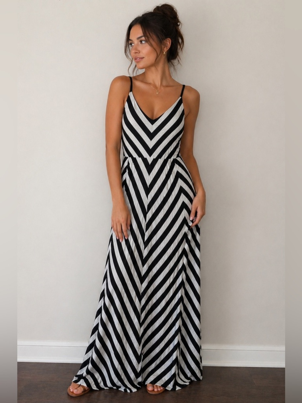 Kismet Black and White Chevron Maxi Dress Size M